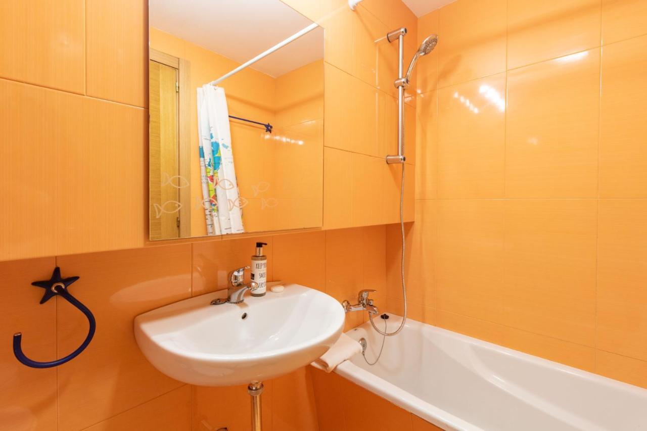 Goles Courtyard With Parking By Valcambre Apartment Seville Luaran gambar