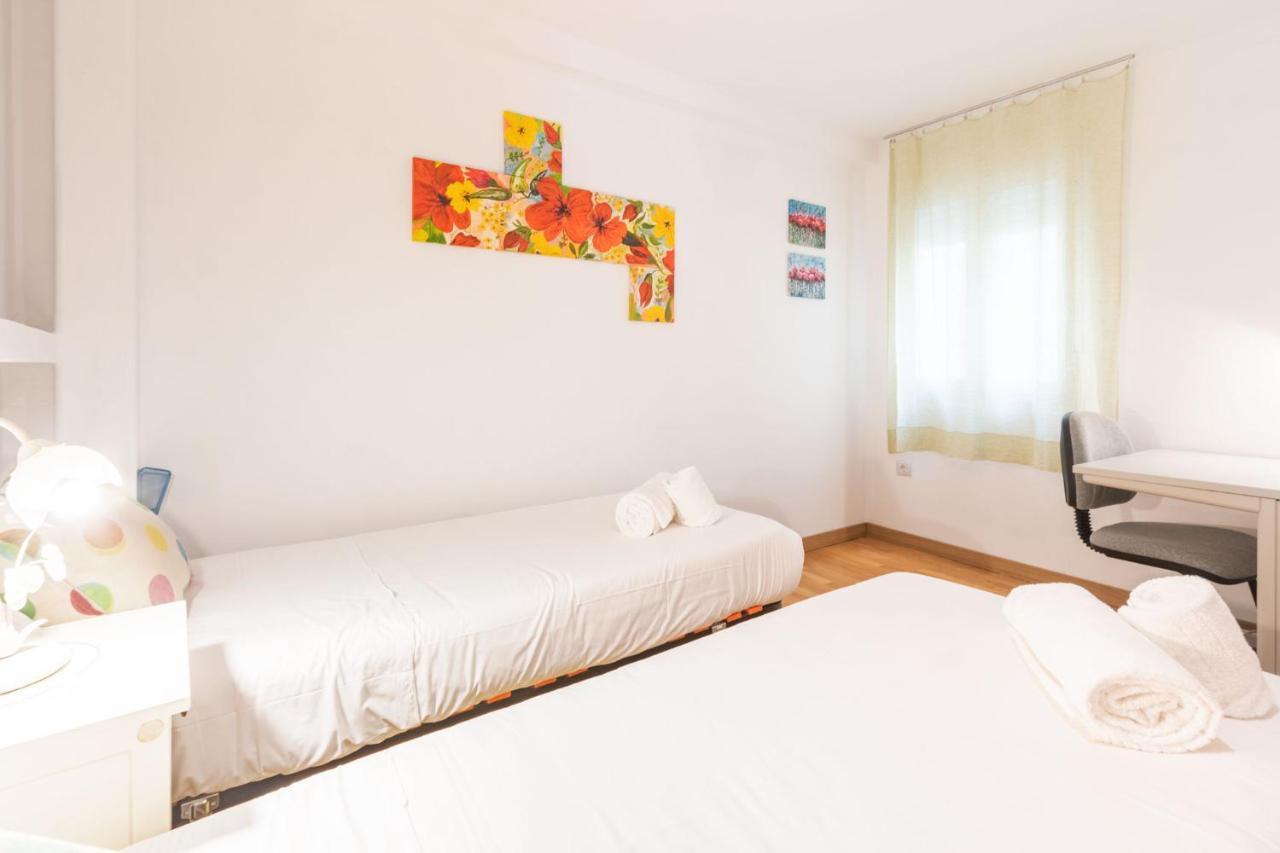 Goles Courtyard With Parking By Valcambre Apartment Seville Luaran gambar