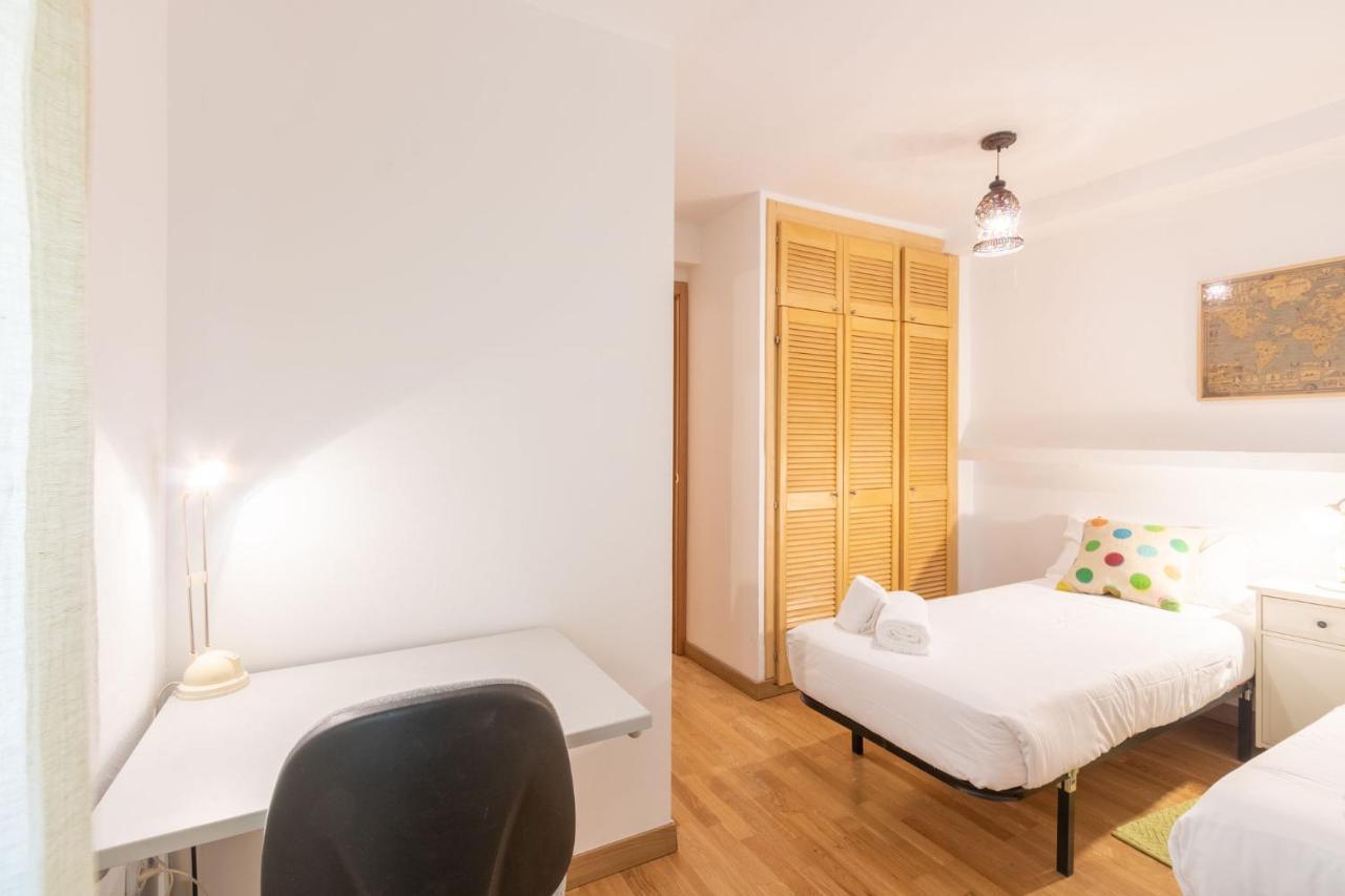 Goles Courtyard With Parking By Valcambre Apartment Seville Luaran gambar